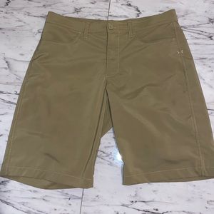 Under Armour men’s casual shorts 🩳